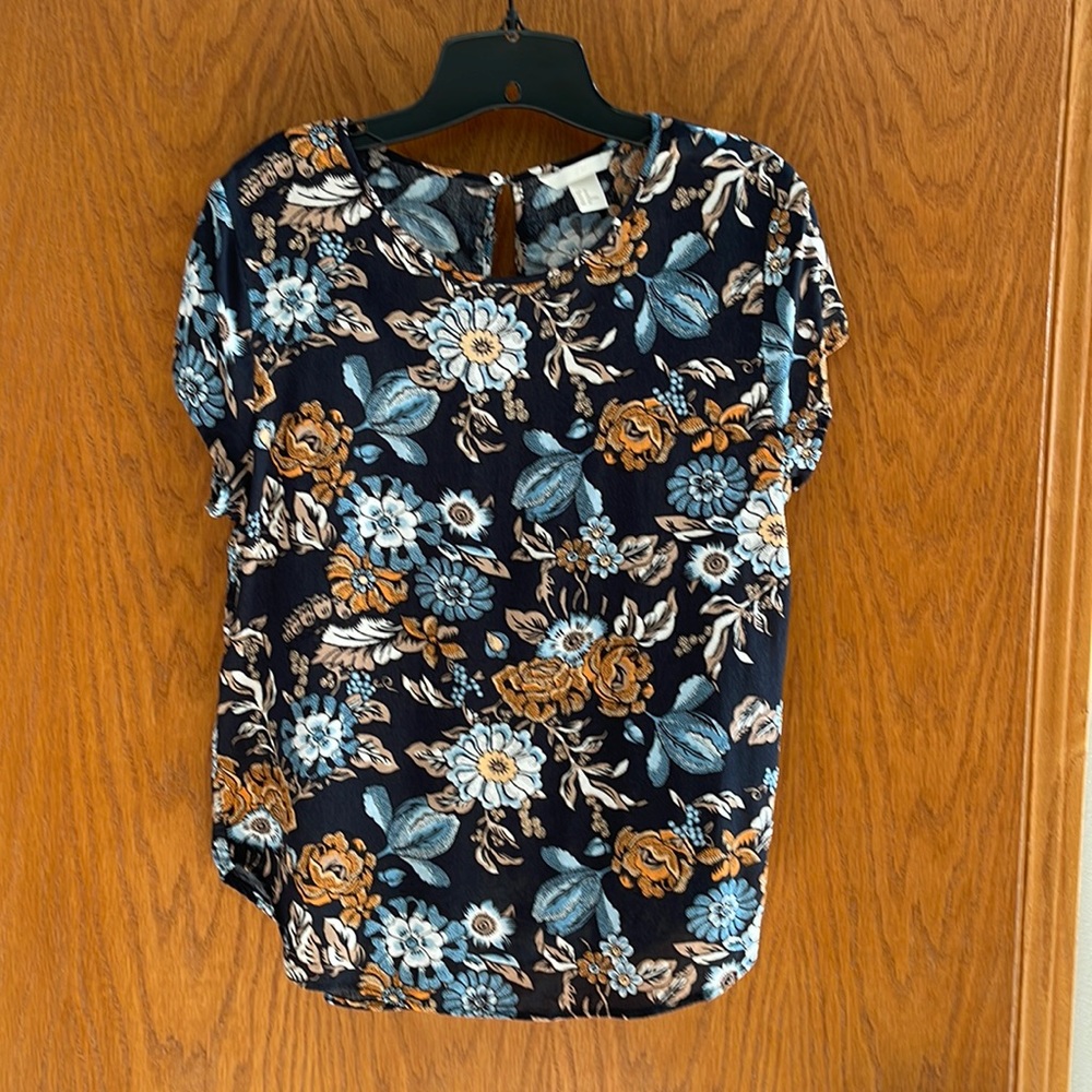 H & M Short Sleeve Floral Top Sz 10